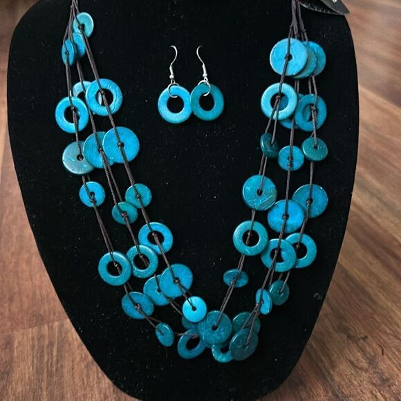 Necklace + Earings - Picture 3 of 3